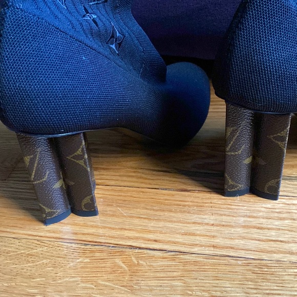 Gorgeous like new Louis Vuitton Booties - Picture 3 of 3